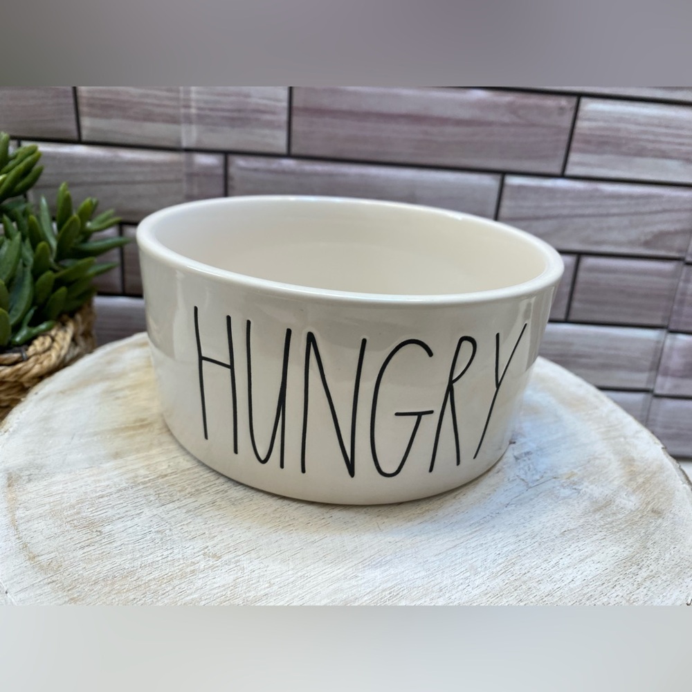 RAE DUNN 🐶 ❤️ “HUNGRY “ BOWL For medium & large dog New